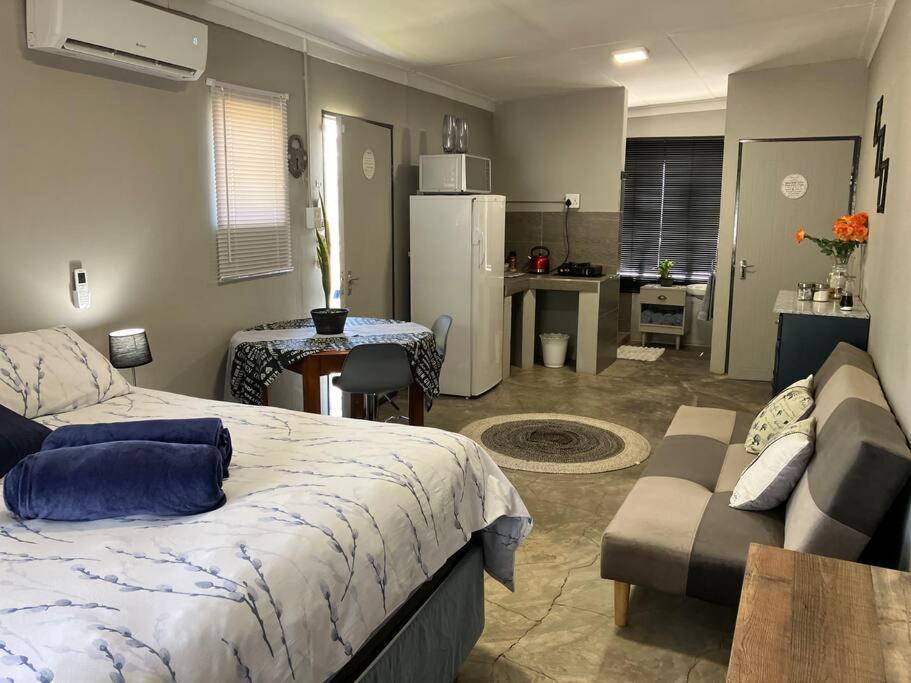 Stellies Accommodation - Room 1 Keetmanshoop Exterior foto